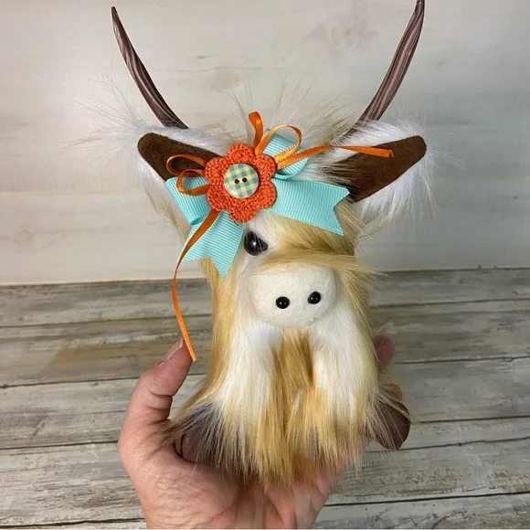 Highland Cow Gnome Faux Fur Handmade Bow Flower Coo Tiered Tray Decor Farmhouse - Picture 10 of 10